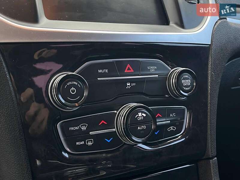 Седан Chrysler 300 2018 в Києві