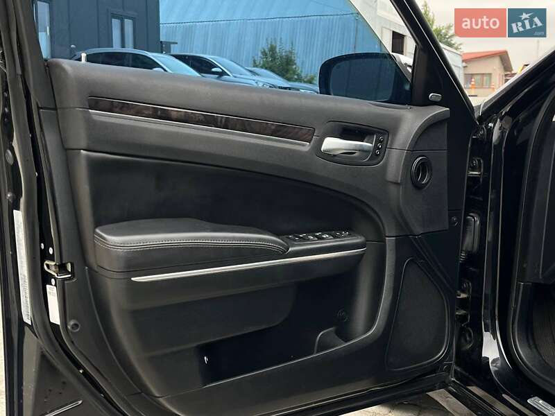 Седан Chrysler 300 2018 в Києві