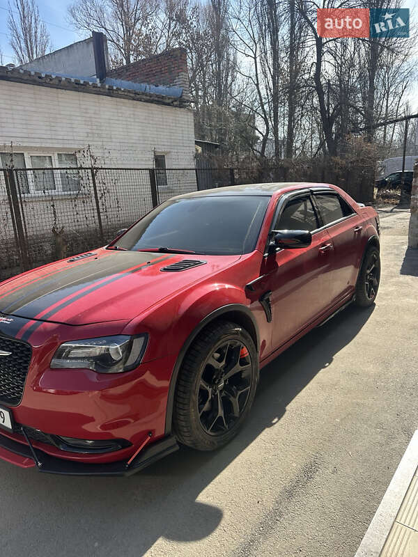 Седан Chrysler 300 2016 в Хмельницком
