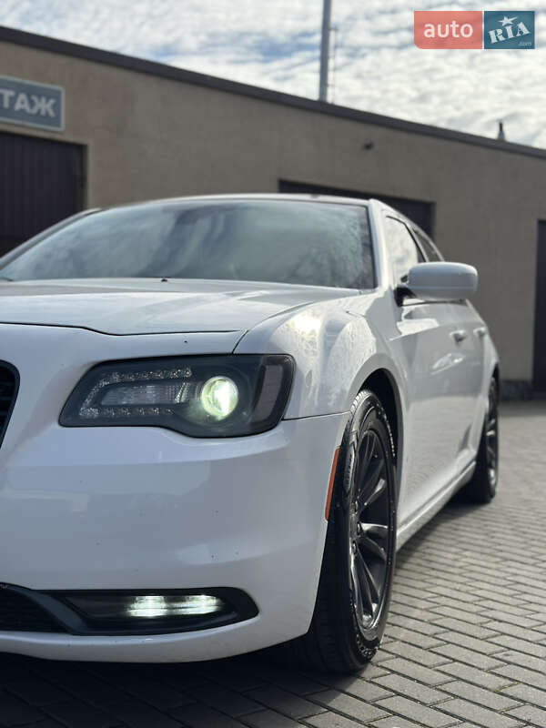 Седан Chrysler 300 2017 в Владимире фото 3 Седан Chrysler 300 2017 в Владимире