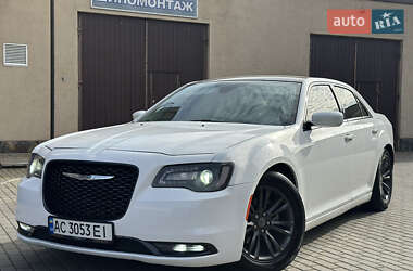 Седан Chrysler 300 2017 в  фото 30 Седан Chrysler 300 2017 в