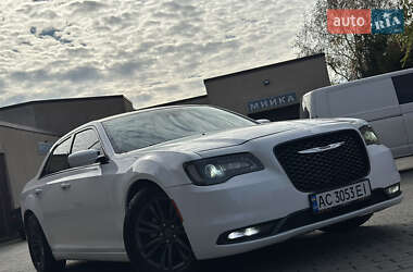 Седан Chrysler 300 2017 в  фото 39 Седан Chrysler 300 2017 в