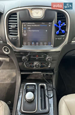 Седан Chrysler 300 2017 в  фото 53 Седан Chrysler 300 2017 в