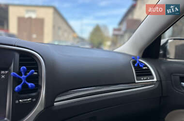 Седан Chrysler 300 2017 в  фото 57 Седан Chrysler 300 2017 в