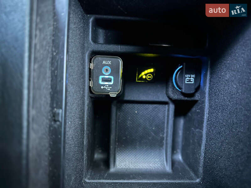 Седан Chrysler 300 2012 в Києві