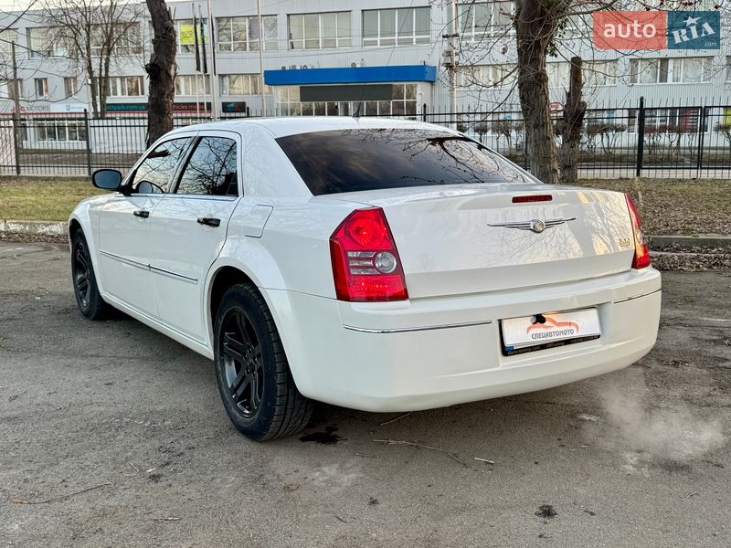 Седан Chrysler 300 2008 в Киеве