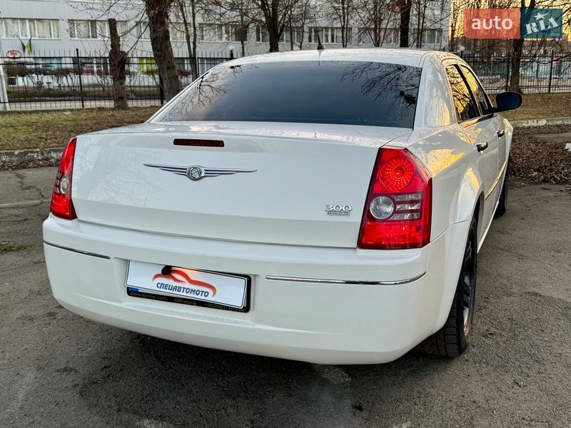 Седан Chrysler 300 2008 в Киеве