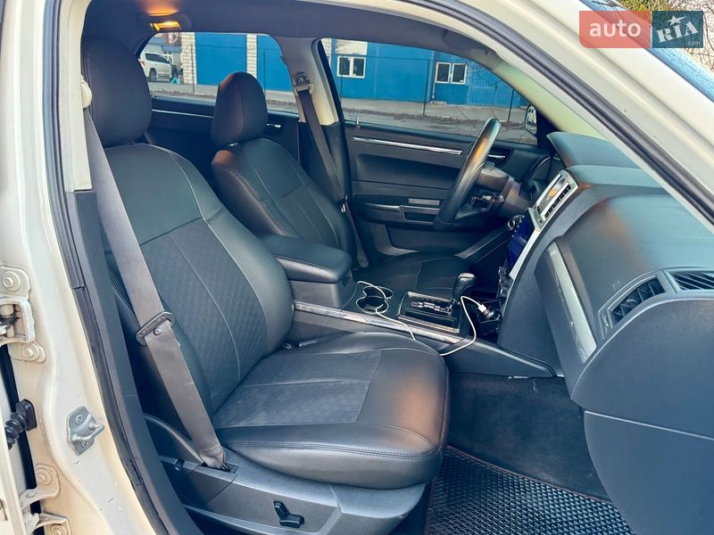 Седан Chrysler 300 2008 в Киеве