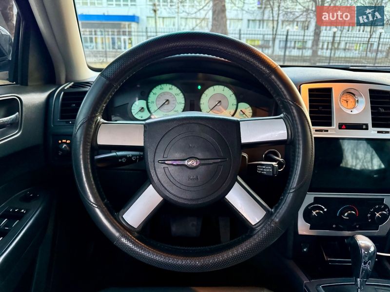Седан Chrysler 300 2008 в Киеве