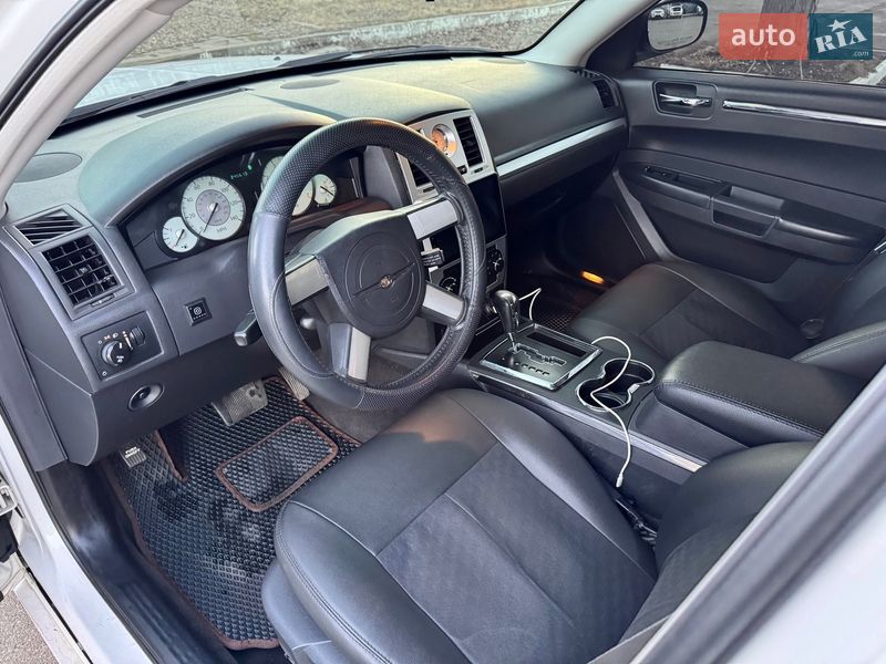 Седан Chrysler 300 2008 в Киеве