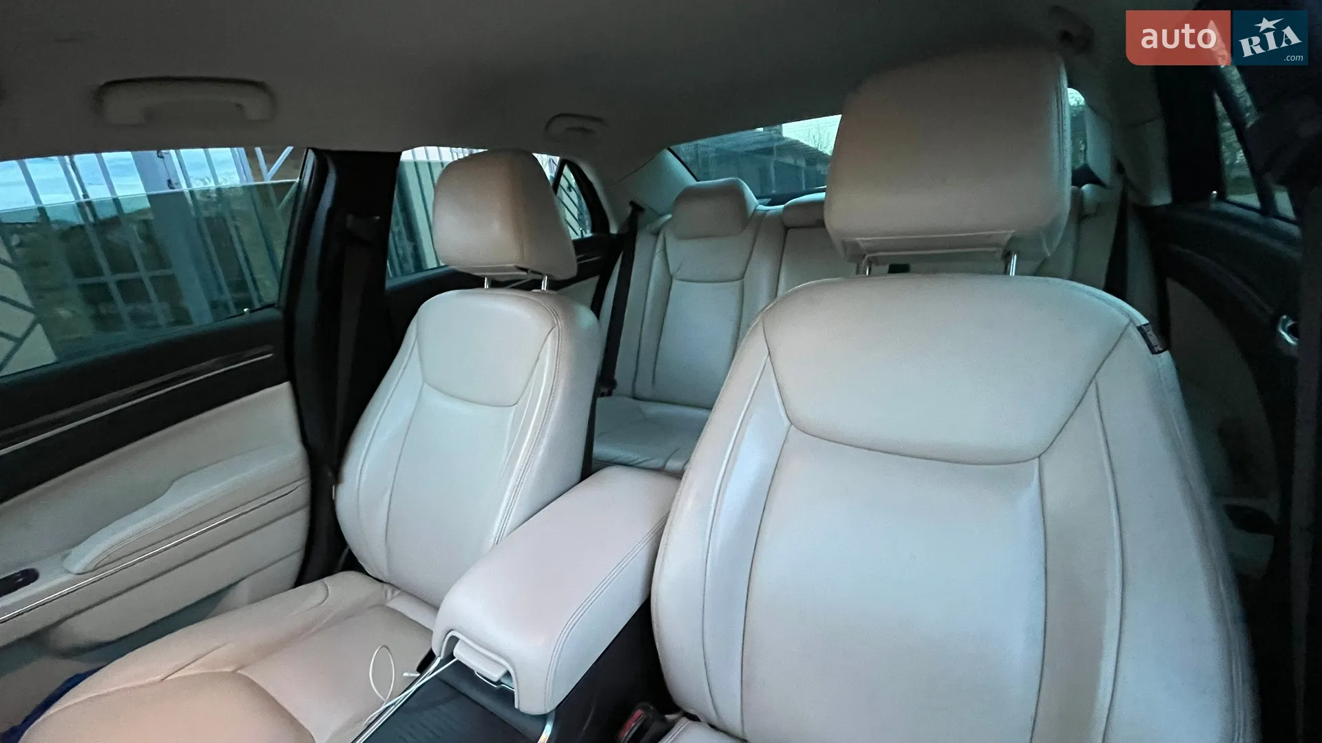 2017 Chrysler 300 - мініатюра 8