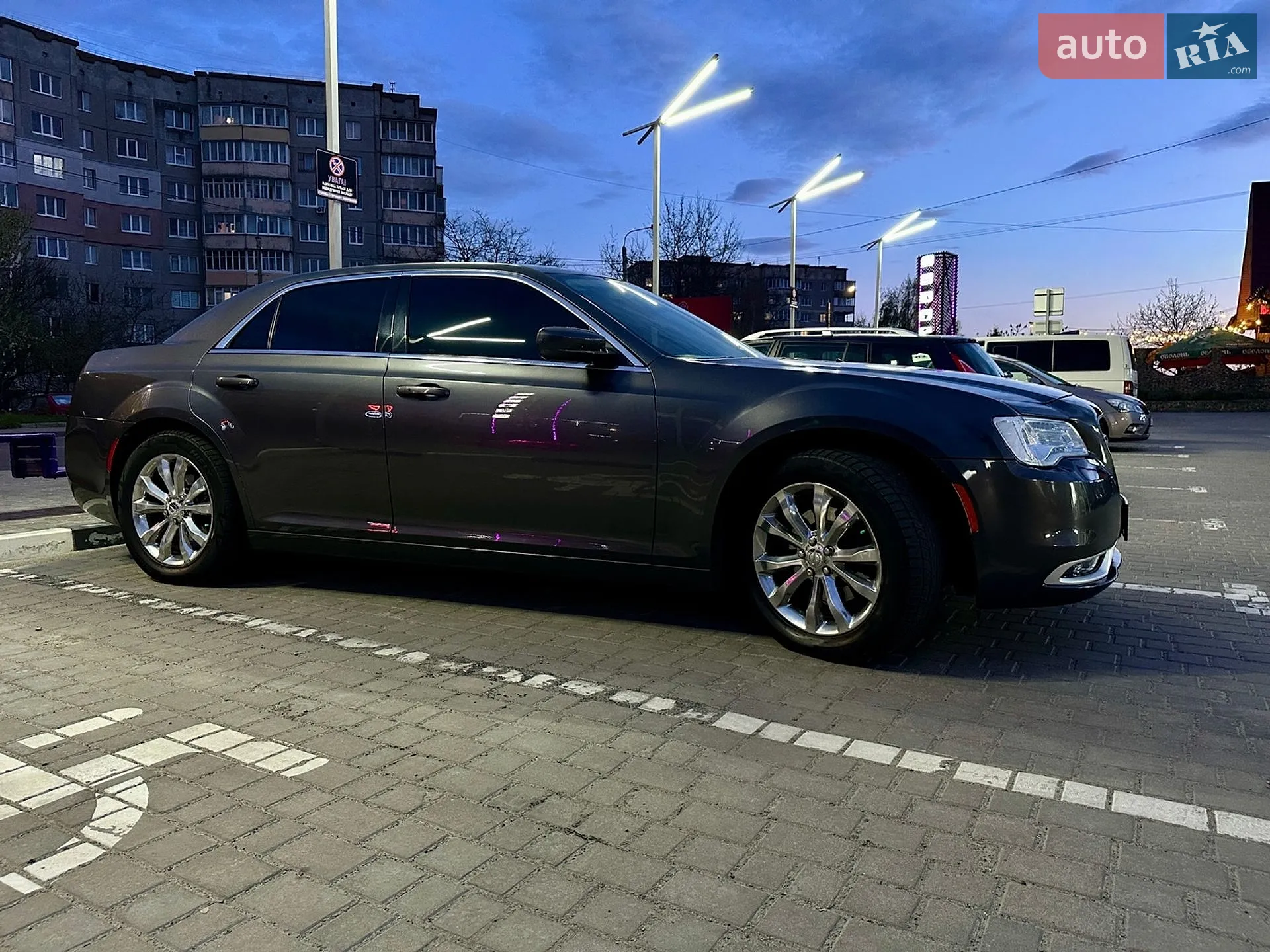 2016 Chrysler 300 - мініатюра 14