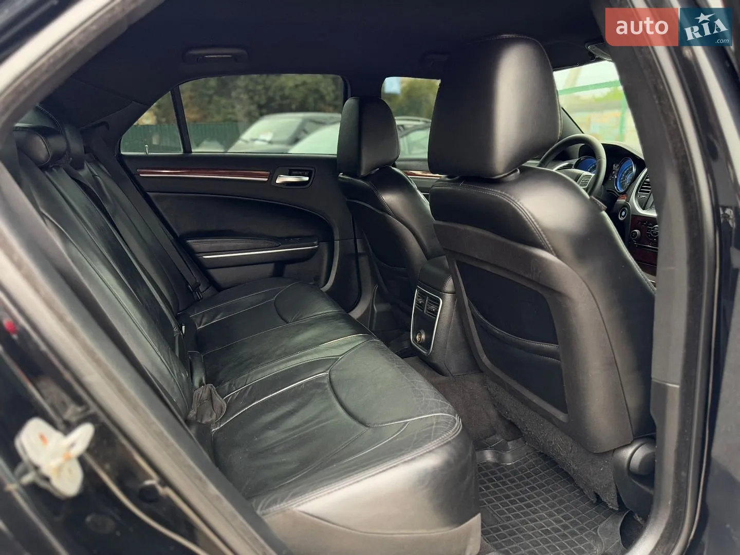 2013 Chrysler 300 - мініатюра 23