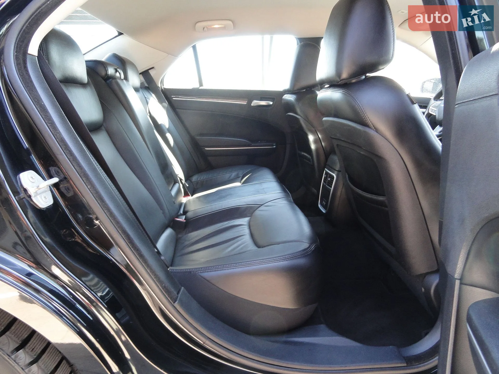 2017 Chrysler 300 - мініатюра 13