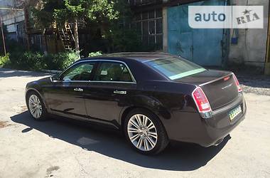 Седан Chrysler 300C 2012 в Хмельницком