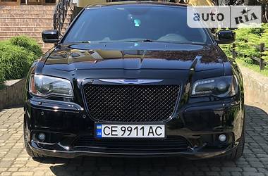 Седан Chrysler 300C 2013 в Черновцах