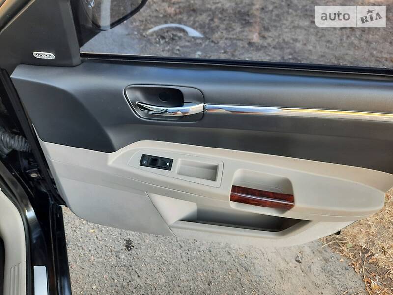 Седан Chrysler 300C 2006 в Смілі фото 29 Седан Chrysler 300C 2006 в Смілі