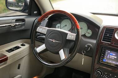 Седан Chrysler 300C 2006 в 