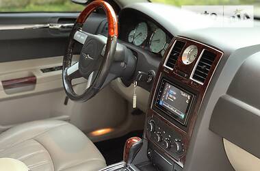 Седан Chrysler 300C 2006 в 