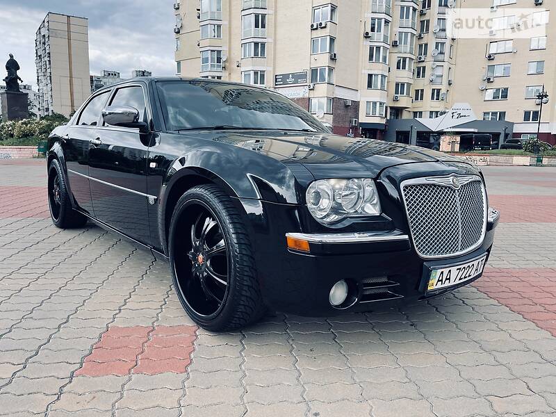 Седан Chrysler 300C 2006 в Києві