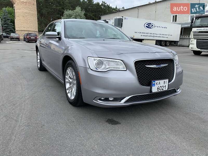 Седан Chrysler 300C 2017 в Києві