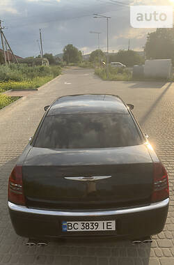 Седан Chrysler 300C 2005 в Львове