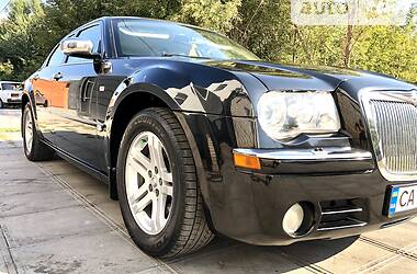 Седан Chrysler 300C 2005 в Смілі