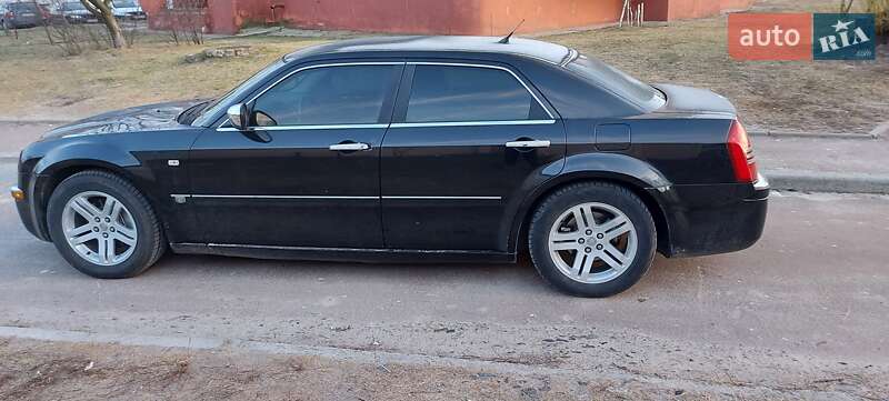 Седан Chrysler 300C 2005 в Виноградове
