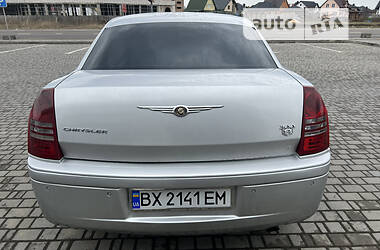 Седан Chrysler 300C 2005 в Луцке