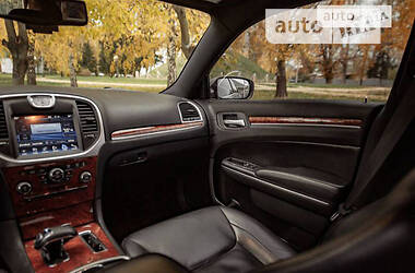 Седан Chrysler 300C 2013 в Києві