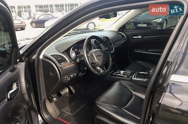 Седан Chrysler 300C 2016 в 