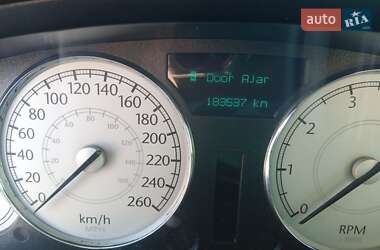 Седан Chrysler 300C 2005 в 