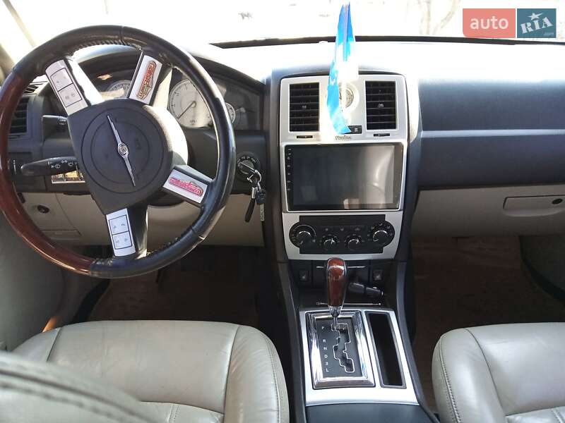 Седан Chrysler 300C 2005 в Кобеляках
