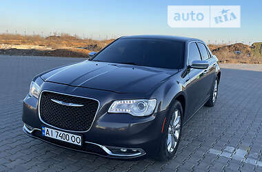 Седан Chrysler 300C 2018 в 