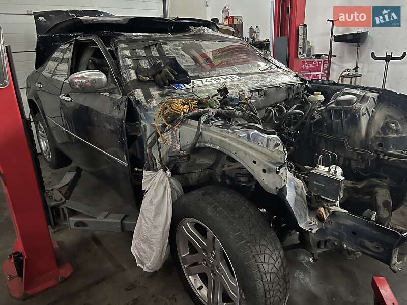 Седан Chrysler 300C 2005 в Харькове