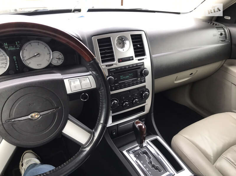 Седан Chrysler 300C 2006 в Хмельницькому