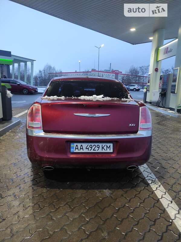 Седан Chrysler 300C 2014 в Харькове