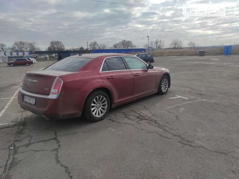 Седан Chrysler 300C 2014 в Харькове