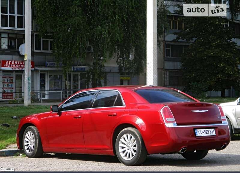 Седан Chrysler 300C 2014 в Харькове