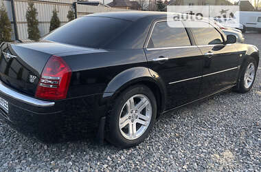 Седан Chrysler 300C 2007 в Бучі