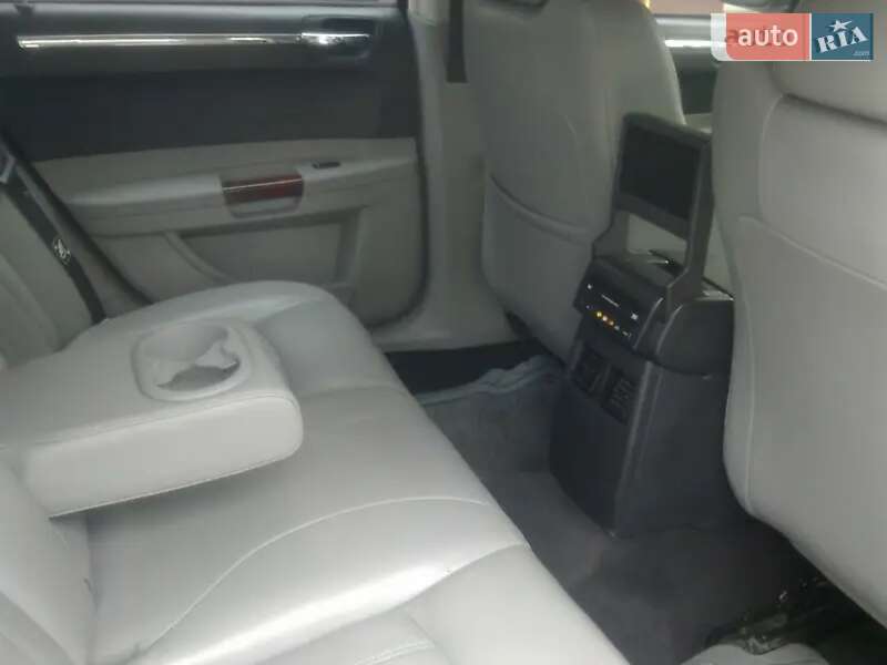 Седан Chrysler 300C 2005 в Николаеве