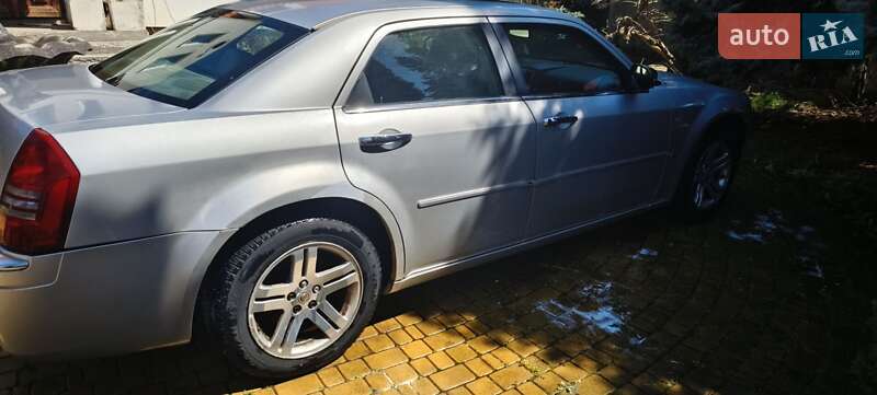 Позашляховик / Кросовер Chrysler 300C 2004 в Одесі