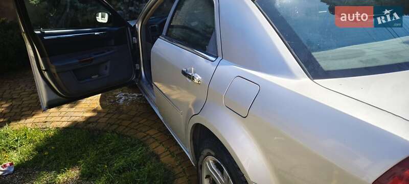 Позашляховик / Кросовер Chrysler 300C 2004 в Одесі