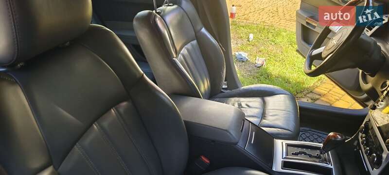 Позашляховик / Кросовер Chrysler 300C 2004 в Одесі