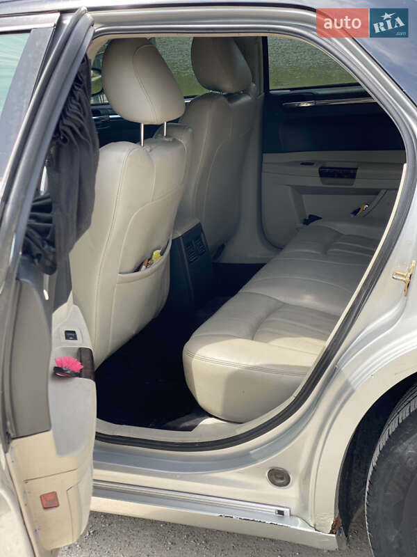 Седан Chrysler 300C 2005 в Хмельницком