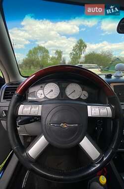 Седан Chrysler 300C 2005 в 