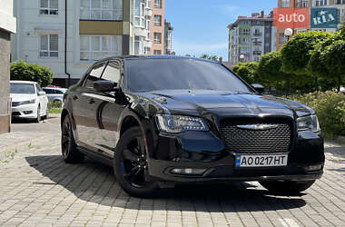 Седан Chrysler 300C 2017 в 