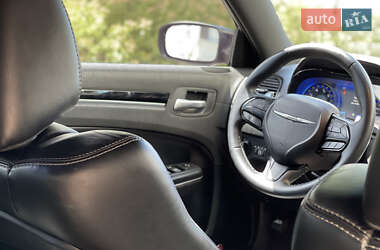 Седан Chrysler 300C 2017 в 