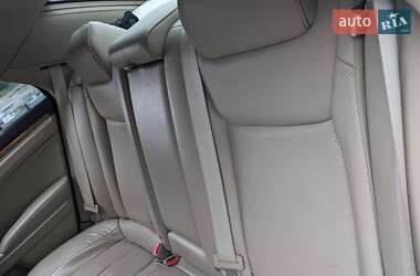 Седан Chrysler 300C 2013 в 
