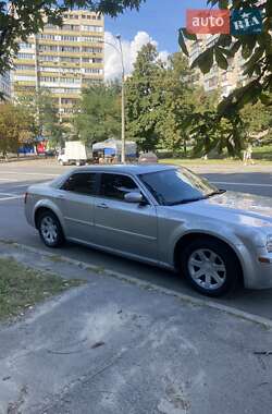 Седан Chrysler 300C 2005 в 